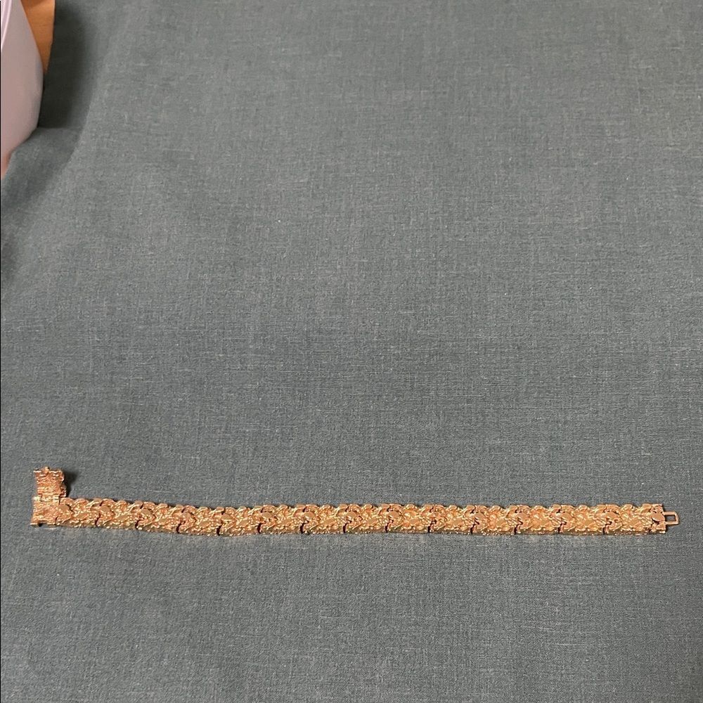 Elegant Goldplated Bracelet